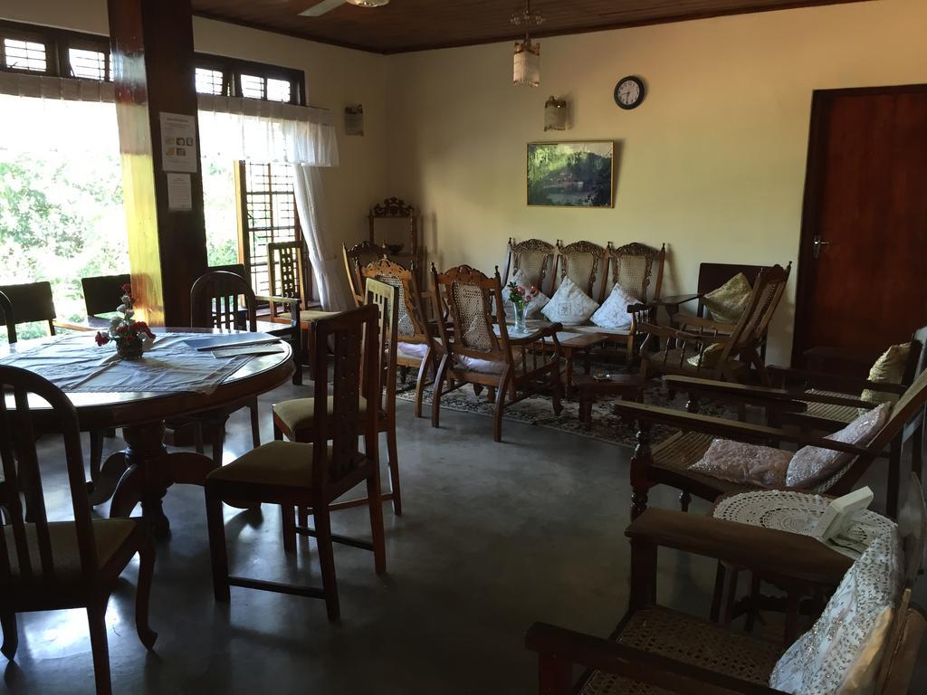 Lake Bungalow Hotel Kandy Kültér fotó
